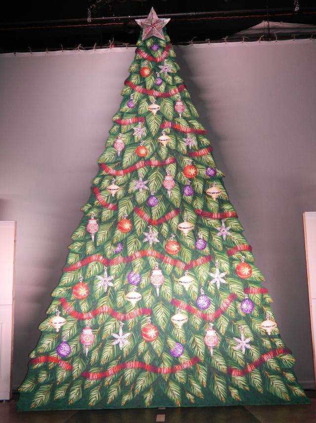 Nutcracker Retractable Christmas Tree 18-ft